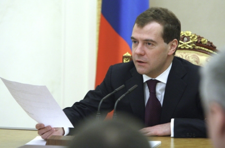 Медведев пообещал обеспечить военнослужащих жильем к 2013 году