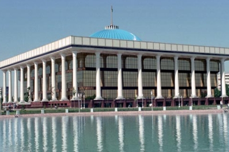 Правительство Узбекистана сложило свои полномочия
