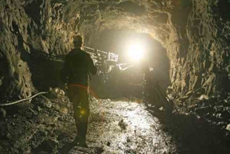 При взрыве на шахте в Турции 32 горняка остались заблокированы