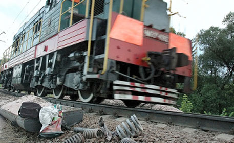 В Кемеровской области пассажирский поезд столкнулся с трактором