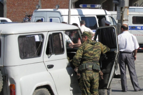 В Дагестане обстреляли двух сотрудников милиции