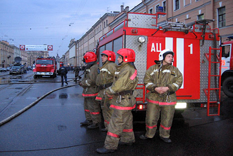 Пожар в Петербурге унес жизни четверых взрослых  и двоих детей