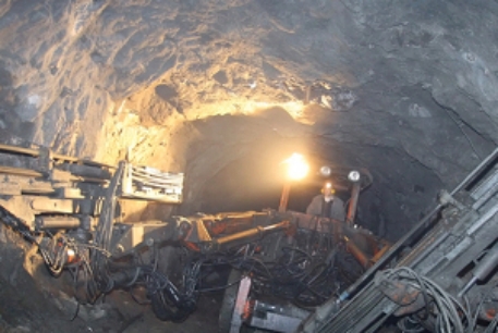 На руднике "Казахмыса" при обвале льда погибли три шахтера