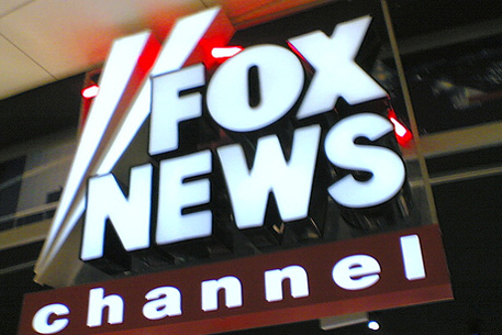 Белый дом призвал новостные каналы к борьбе с Fox News
