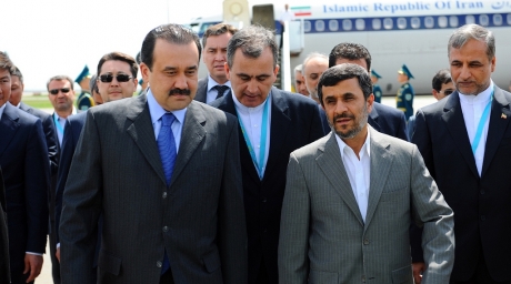 Махмуд Ахмадинежад прилетел в Астану