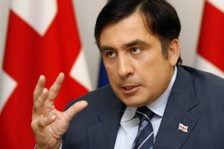 Собчак напугала Саакашвили майкой с Путиным