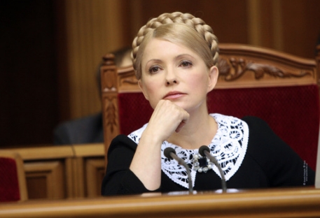 Тимошенко обозвала Януковича обезьяной с бананом и гильотиной 