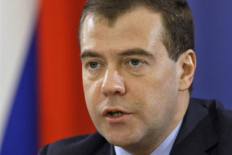 Медведев одобрил защищающие дольщиков поправки в закон