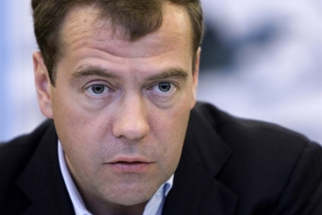 Медведев выступил за продление полномочий главы Липецкой области