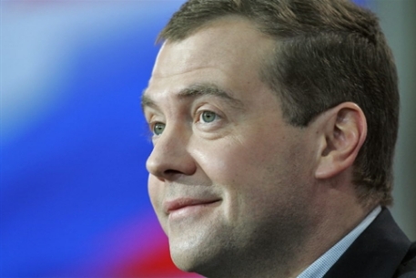 Эксперты посоветовали Медведеву вернуться к политике 90-х