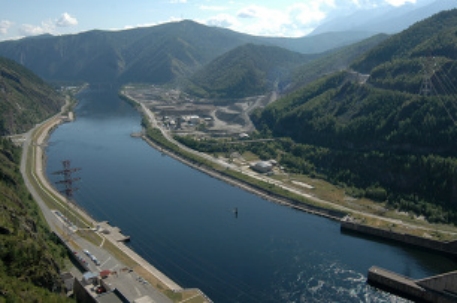 МЧС России сообщило о 77 погибших на Саяно-Шушенской ГЭС