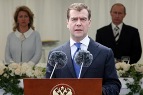 Рейтинг доверия Медведеву достиг рекордной отметки