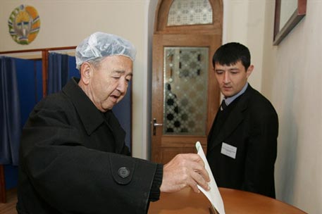 Треть мест в узбекском парламенте досталась либерал-демократам