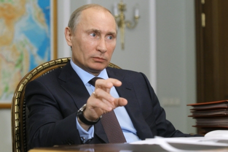 Американский ведущий назвал Путина "миллиардером и диктатором"