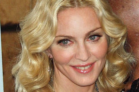 Мадонна отсудила у Mail on Sunday компенсацию за свадебные снимки
