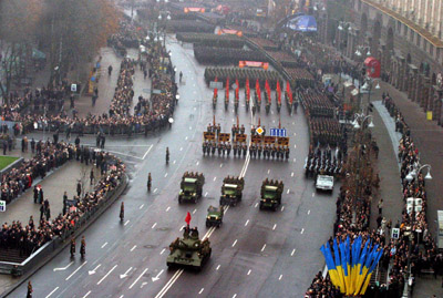Российские военные примут участие в параде Победы в Киеве
