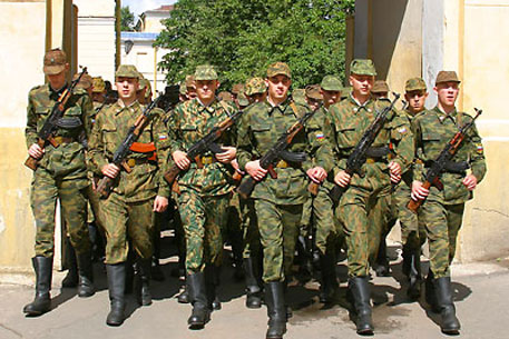 Генштаб РФ опроверг сведения об увеличении срока военной службы