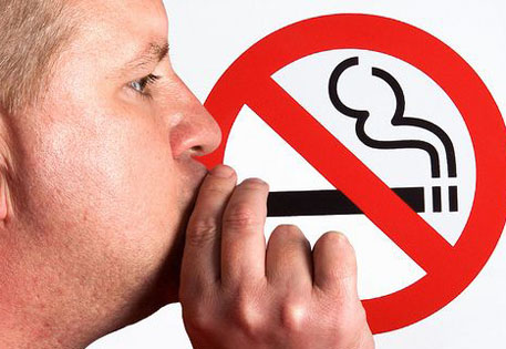 В Казахстане вступил в силу закон о запрете курения в общественных местах