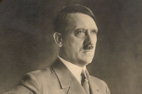 Останки Гитлера выбросили в реку по приказу Андропова