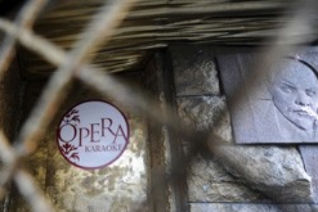 При пожаре в ночном клубе "Опера" погиб один человек