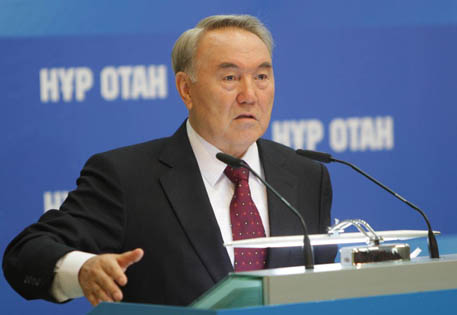 Назарбаеву будут ежеквартально докладывать о жалобах граждан
