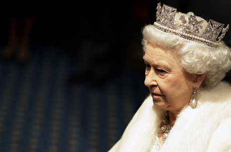 Британский монарх приехал в Ирландию впервые за 90 лет