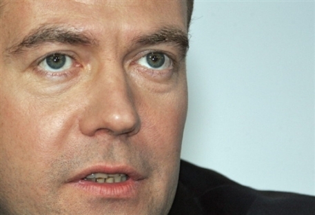 Мнение Медведева и половины россиян о Хиддинке совпало