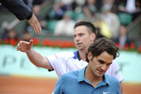 Федерер проиграл Содерлингу в 1/4 финала "Ролан Гаррос"