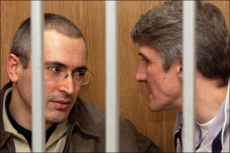 Прокурор попросил продлить арест Ходорковскому до 17 августа 