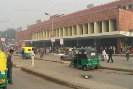 В давке на вокзале Нью-Дели погибли два человека