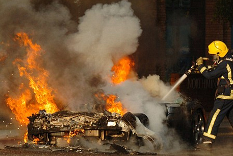 В Москве сгорели десять автомобилей