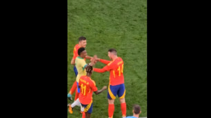 Защитник сборной Испании отреагировал на стычку с вингером "Реала"