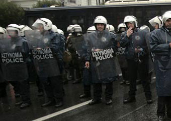 В столице Греции произошли столкновения между анархистами и полицией