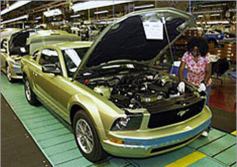 Ford возобновил работу моторного завода в Кливленде